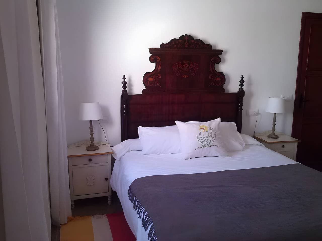 Foto 12 von 25: Villa 'Camp De L'Alzina' mit Bergblick, Wi-Fi und Klimaanlage