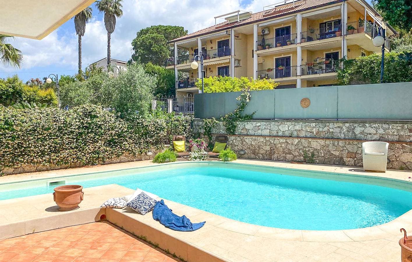 Foto 9 von 39: Luxuriöses Apartment mit Pool, Parkplatz und AC, 2,5 km zum Strand