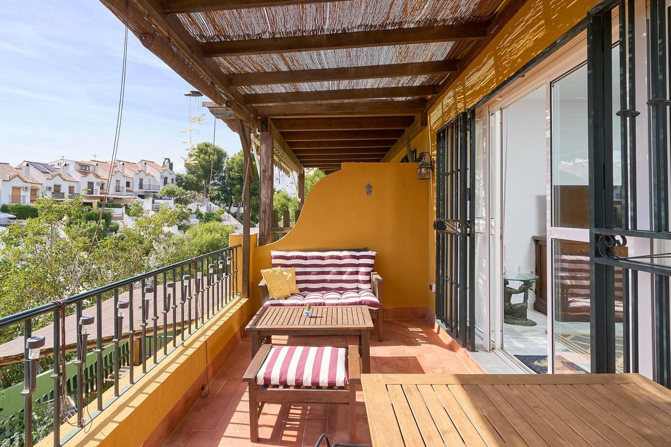 Foto 2 von 30: Apartment „Adosado Con Piscina Benajarafe“ mit Balkon, WLAN und Klimaanlage