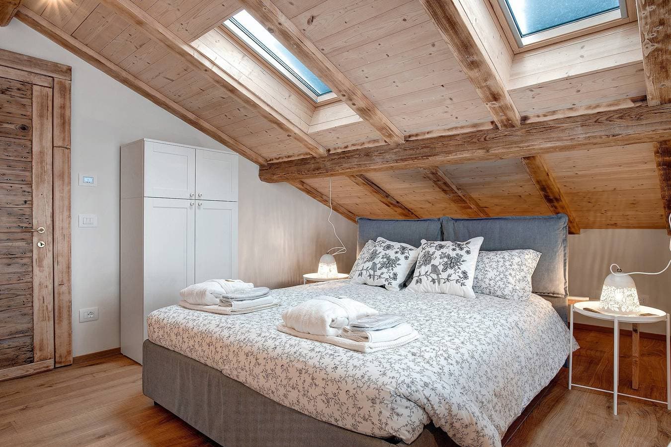 Foto 6 von 36: Ferienwohnung "Wellness Lodge Chicca" mit Seeblick, Sauna & WLAN