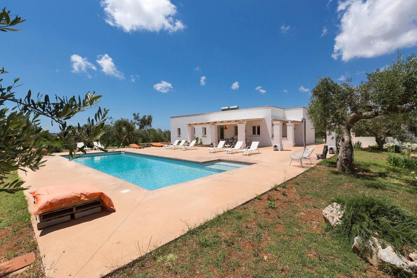 Foto 4 von 53: Villa für 9 Personen mit Balkon/Terrasse