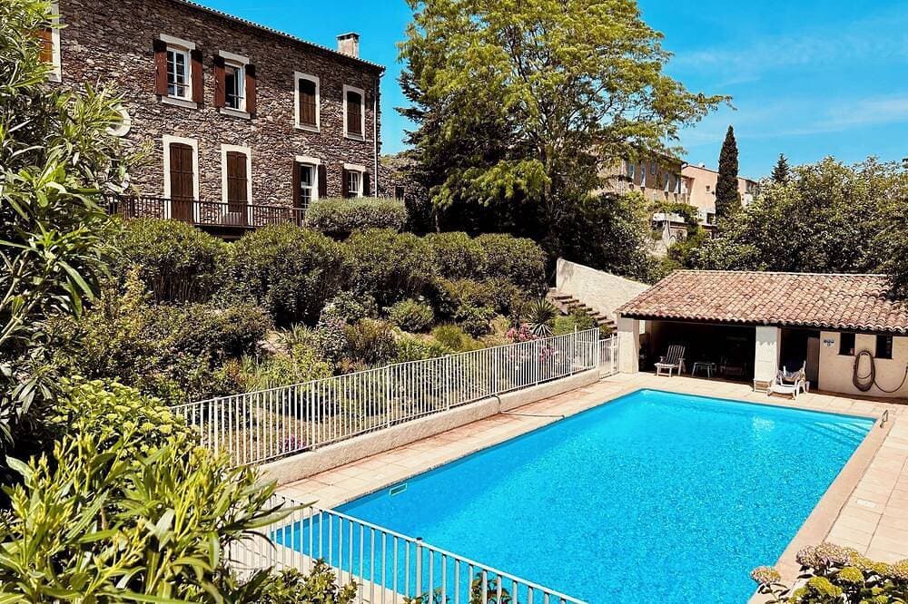 Studio with pool and tennis court just a few kilometers from the Côte d'Azur beaches 1