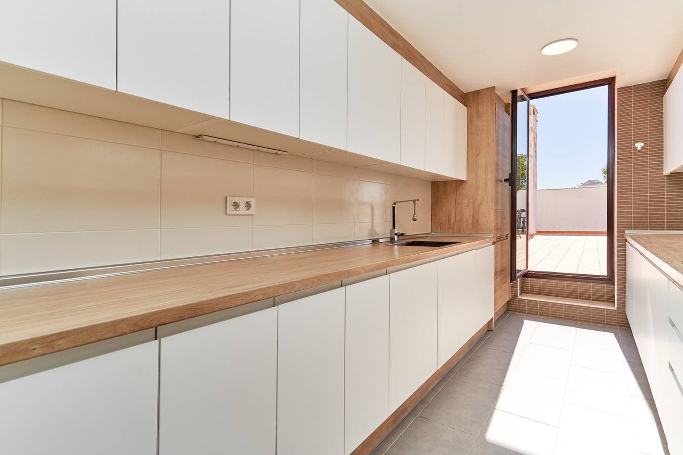 Foto 11 von 31: Apartment 'El Ático Del Oasis' mit Meerblick, WLAN und Klimaanlage