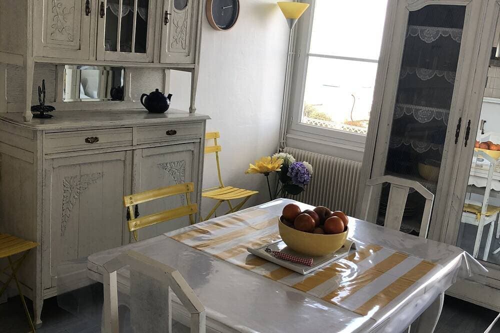 Superb sea-facing duplex for 4 people 1