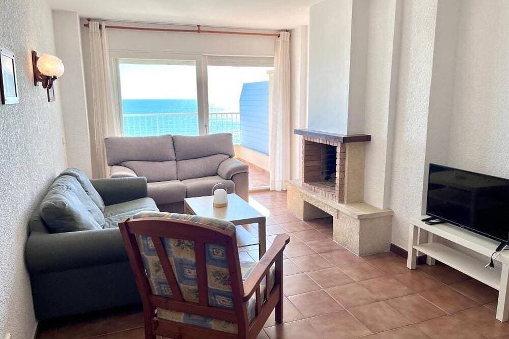 Foto 13 von 26: Geräumiges 3-Zimmer-Apartment direkt am Strand. Rodes-71
