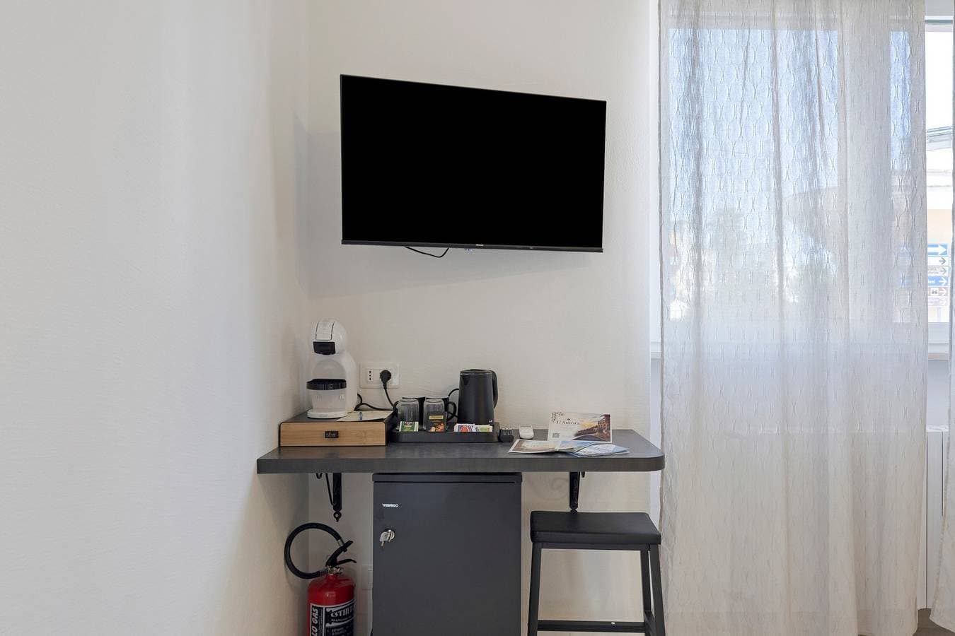Foto 10 von 18: Bed & Breakfast 'L'Aurora – Zimmer Alba' mit Gemeinschaftsterrasse, WLAN und Klimaanlage