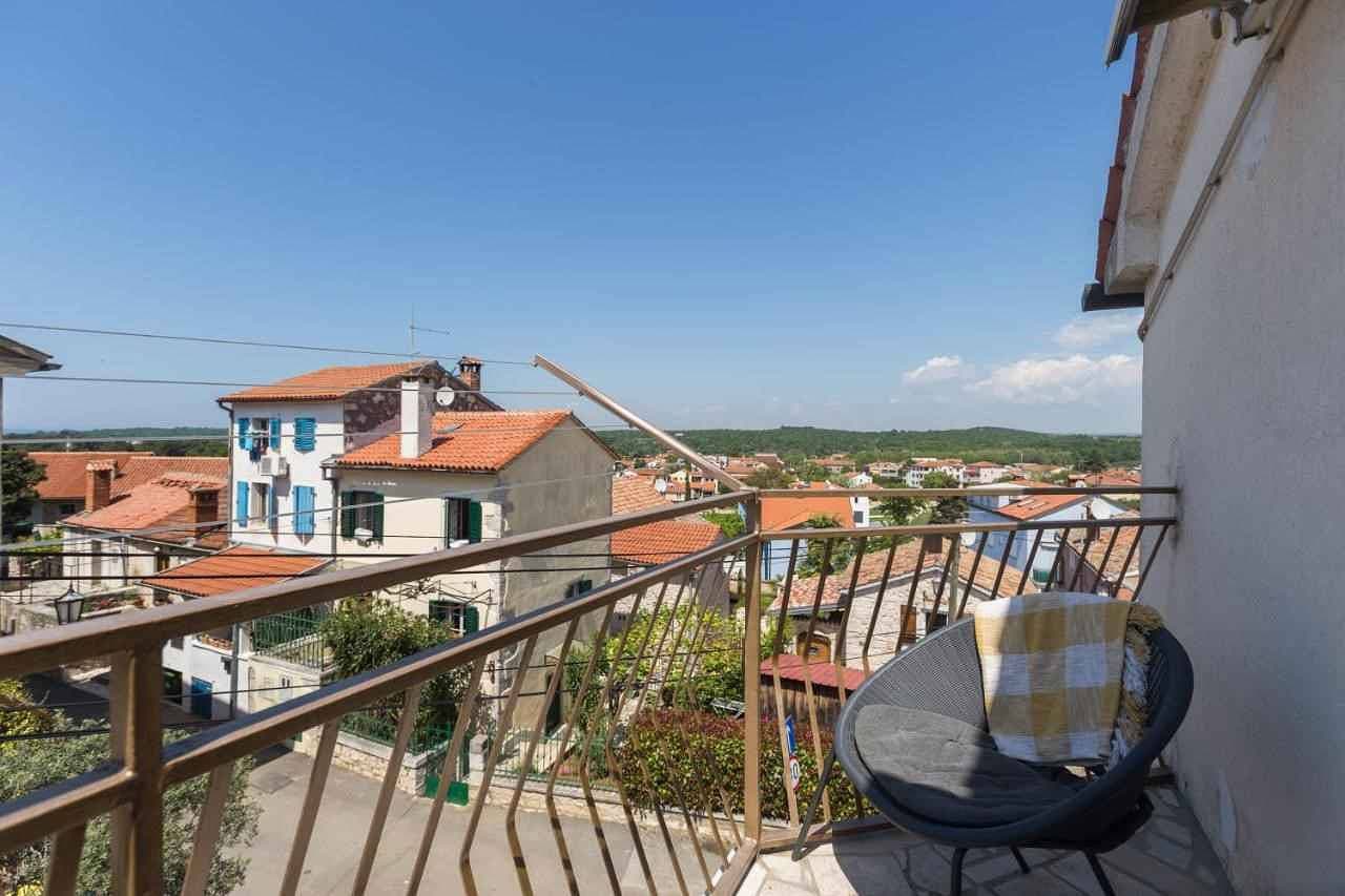 Foto 4 von 39: Ferienwohnung mit Klimaanlage und Balkon