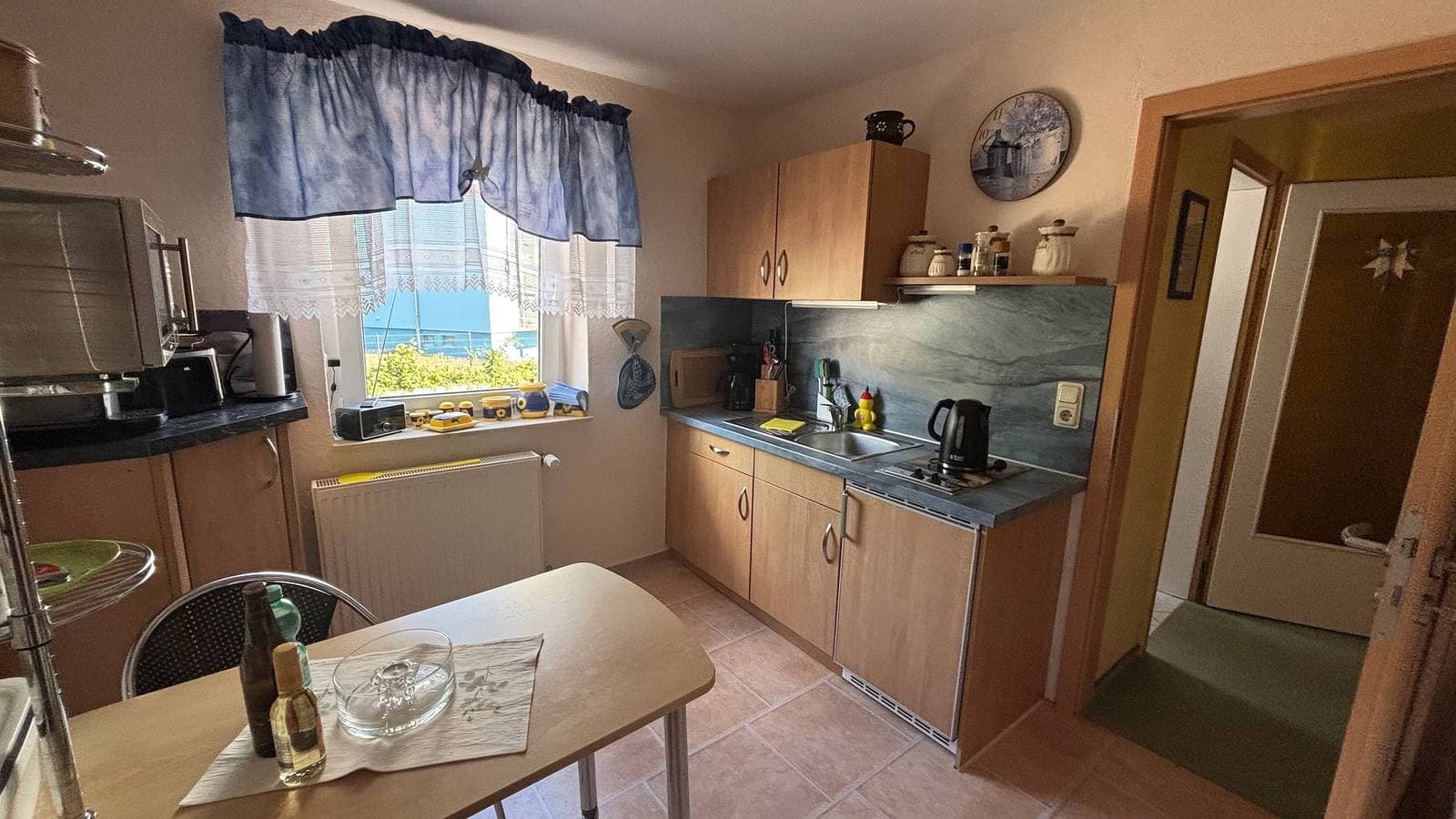 Foto 5 von 11: Ferienwohnung 'Emely' mit weitläufigem Meerblick und Balkon