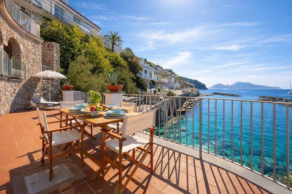 Foto 13 von 27: Enchanting panoramic suite a few steps from the sea in Sorrento Peninsula