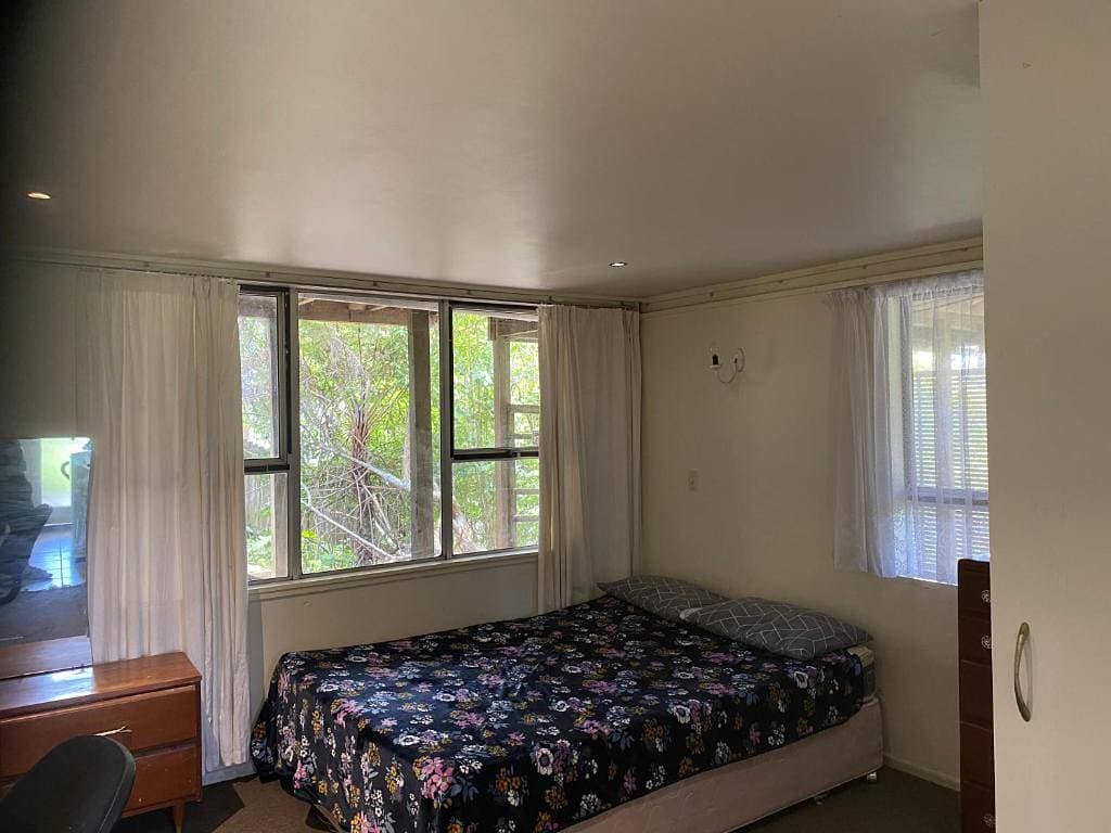 Foto 7 von 22: Ruhige Gästezimmer in Browns Bay mit Blick auf den Garten