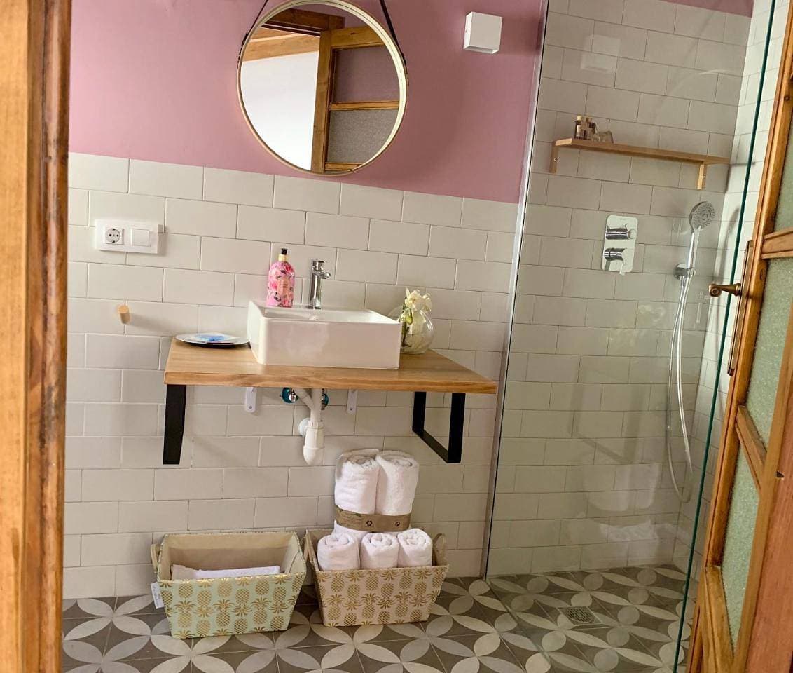 Foto 11 von 11: Double Room with Private Bathroom