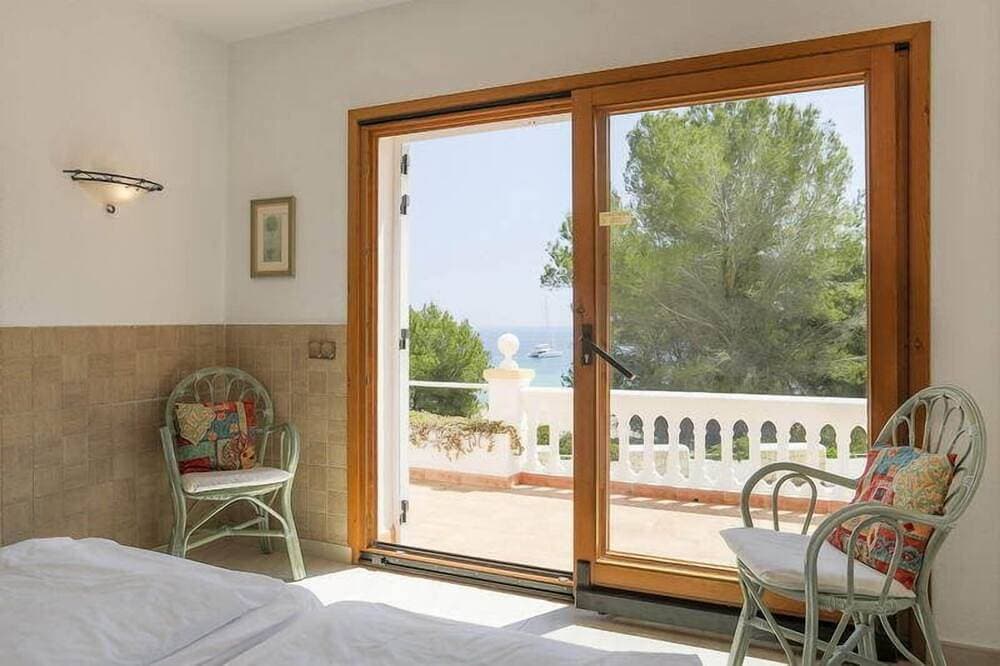 Foto 6 von 24: Top Ferienhaus mit Pool direkt 1. Linie am Strand - einzigartig auf Ibiza