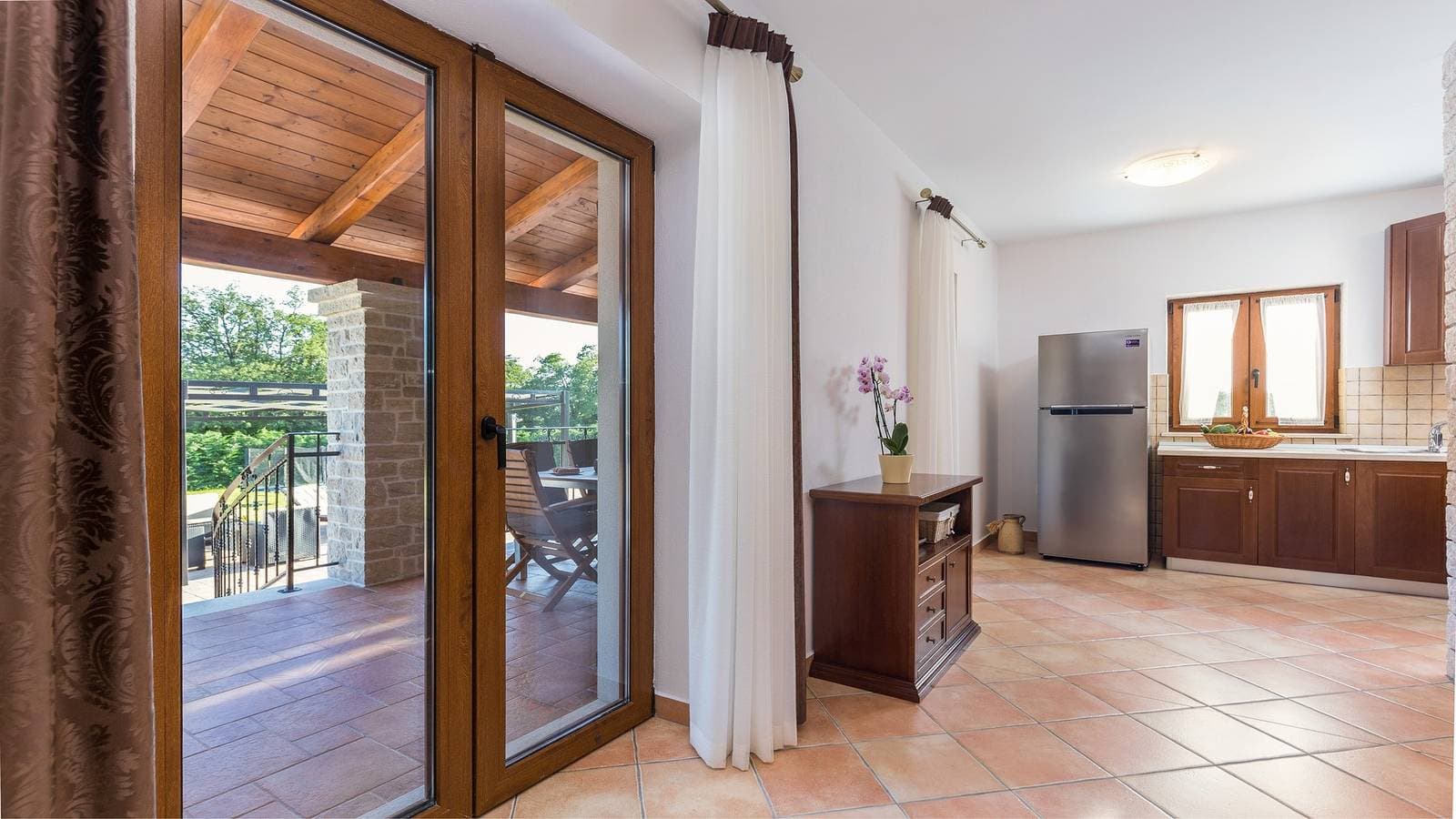 Foto 8 von 40: Moderne Villa Elida mit Schwimmbad