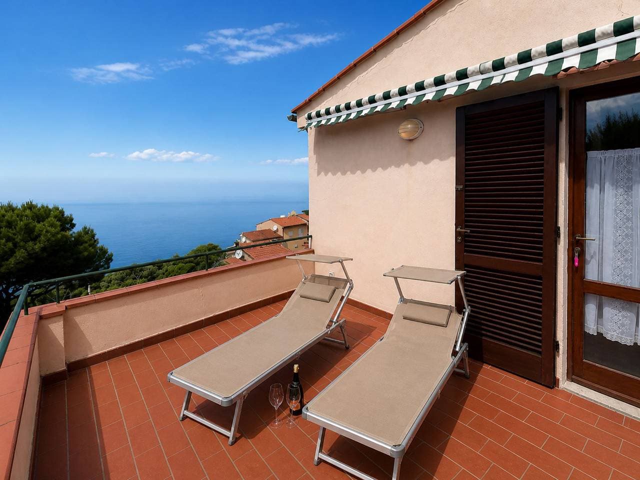 Foto 6 von 12: Ferienwohnung für 4 Personen mit Balkon