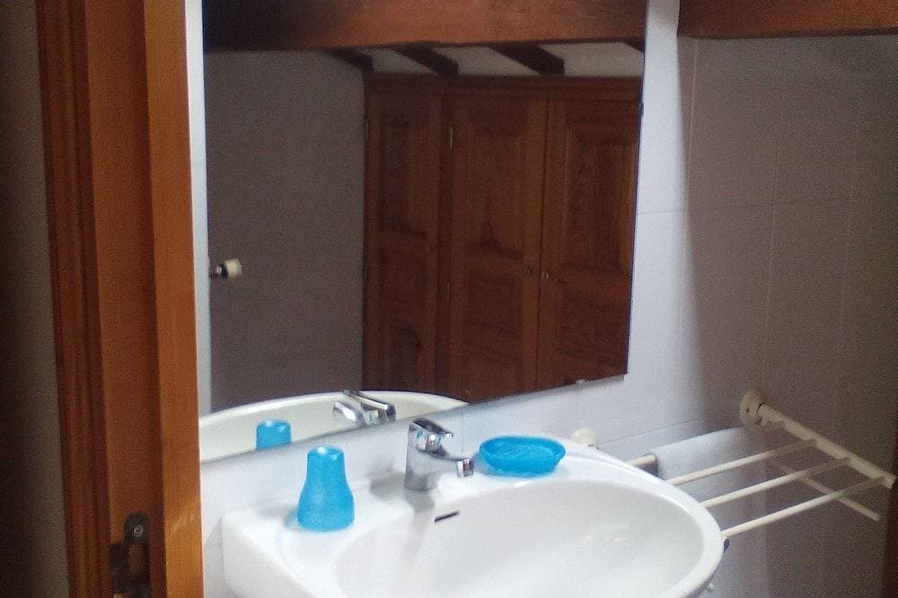 Foto 10 von 30: Traditionelles, baskisches Ferienhaus mit Swimmingpool und Sommerküche