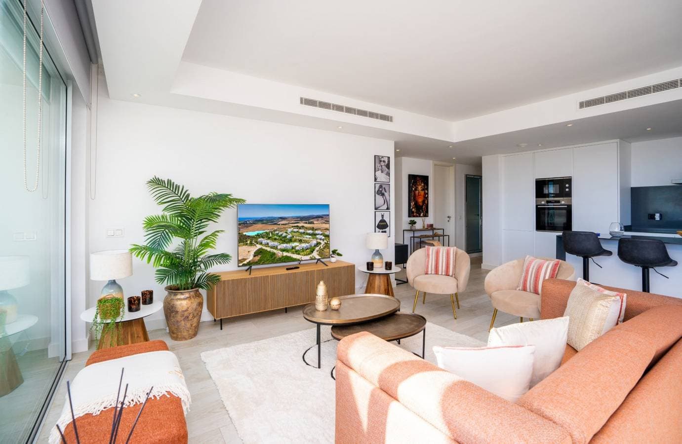 Foto 12 von 52: Stylish 3-Bed Apartment | Alcazaba Lagoon