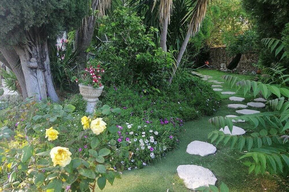 Foto 7 von 30: Villa Lysa Apartment in a private villa with pool var
