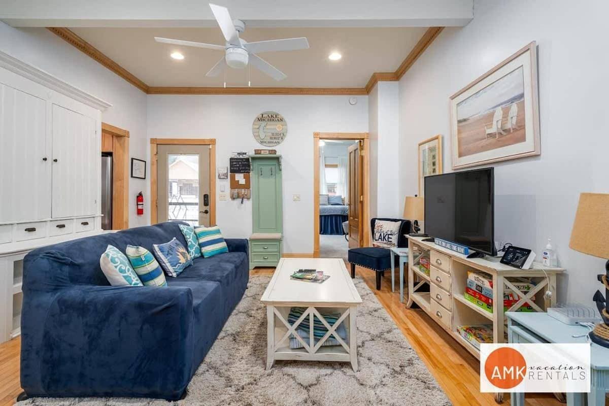 Lake Life Getaway - Condo near downtown! 1