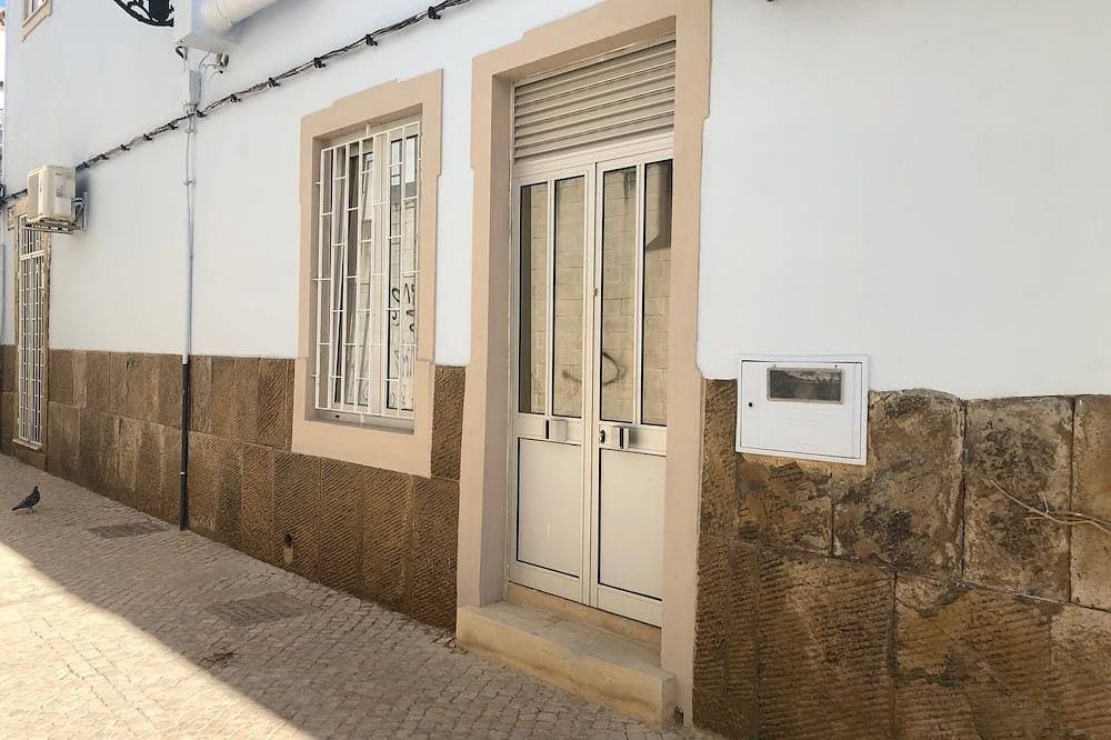 Foto 8 von 19: Erdgeschoss unabhängiges Studio im historischen Zentrum, 200 m vom Meer entfernt