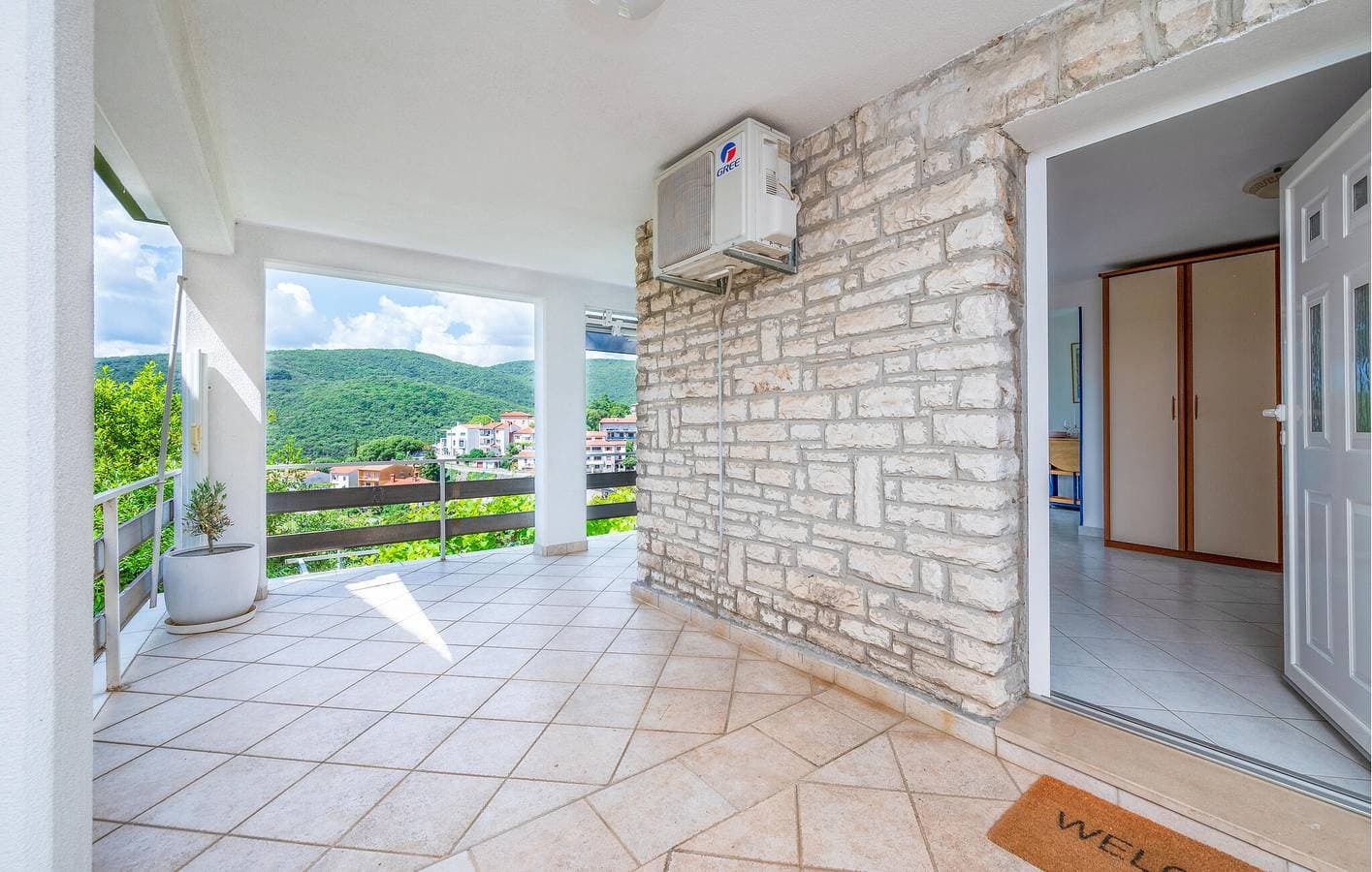 Foto 8 von 22: Gemütliches Apartment mit Meerblick, Terrasse, WLAN und Parkplatz – 200 m vom Strand entfernt