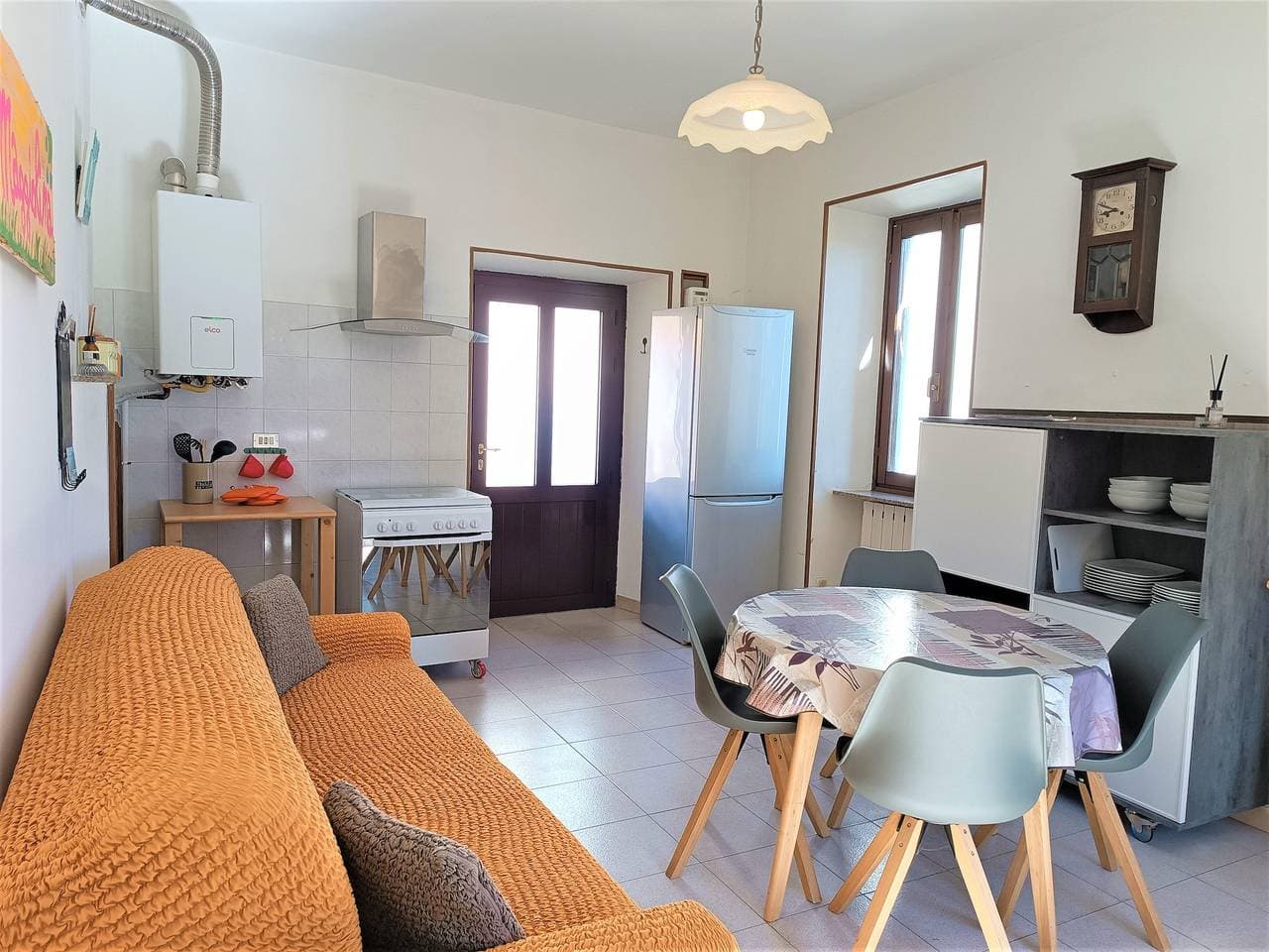 Foto 2 von 17: Ferienwohnung für 4 Personen mit Seeblick