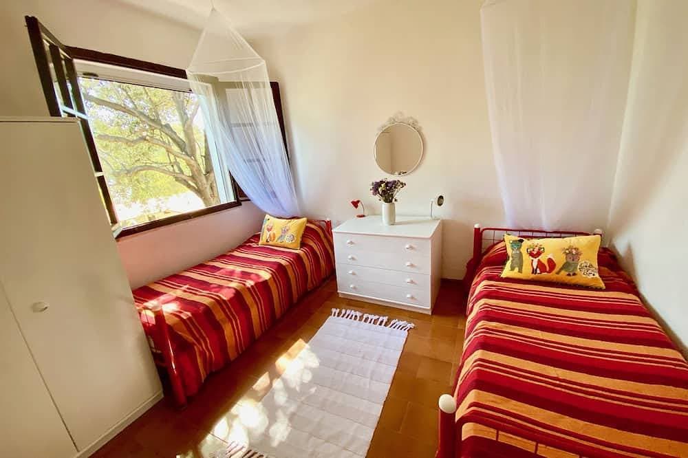 Foto 7 von 30: Spacious Beachfront Villa