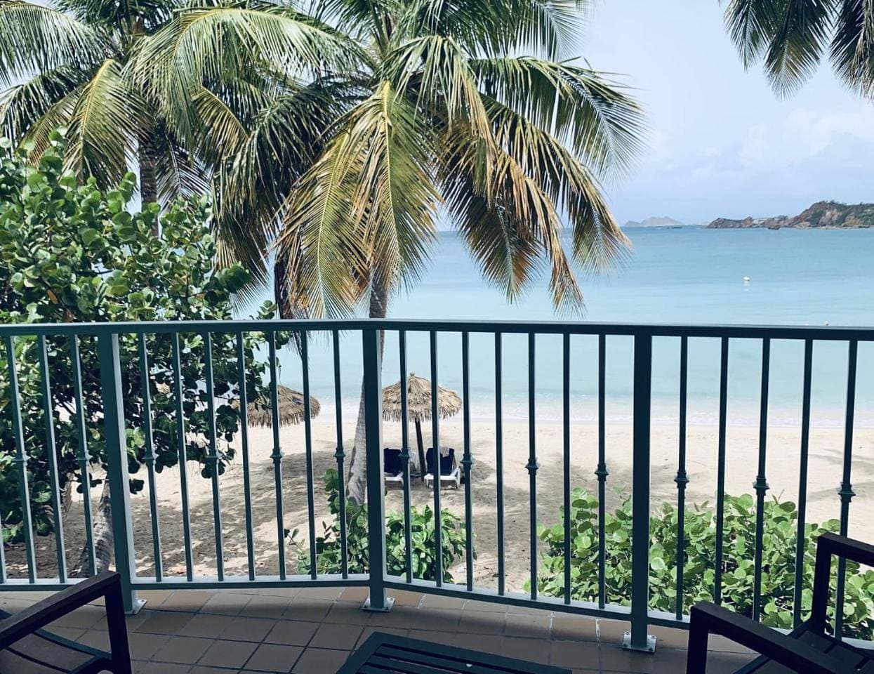 Foto 7 von 10: Beachfront Premium King Room