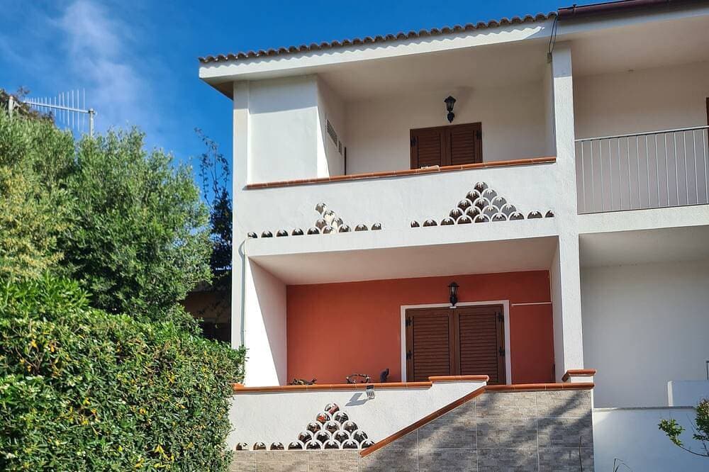 San Teodoro: 600 m. from the beach and the center, air conditioning, Wi-Fi 1