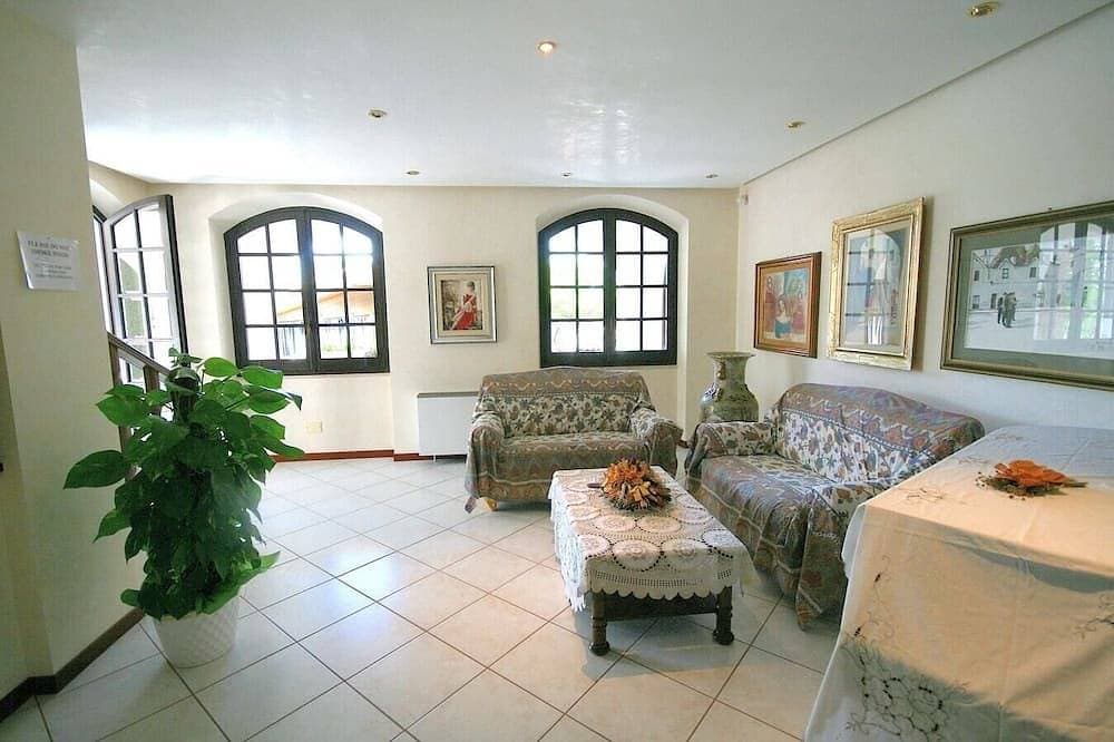 Foto 10 von 21: Villa Trapezio with private pool and tennis court