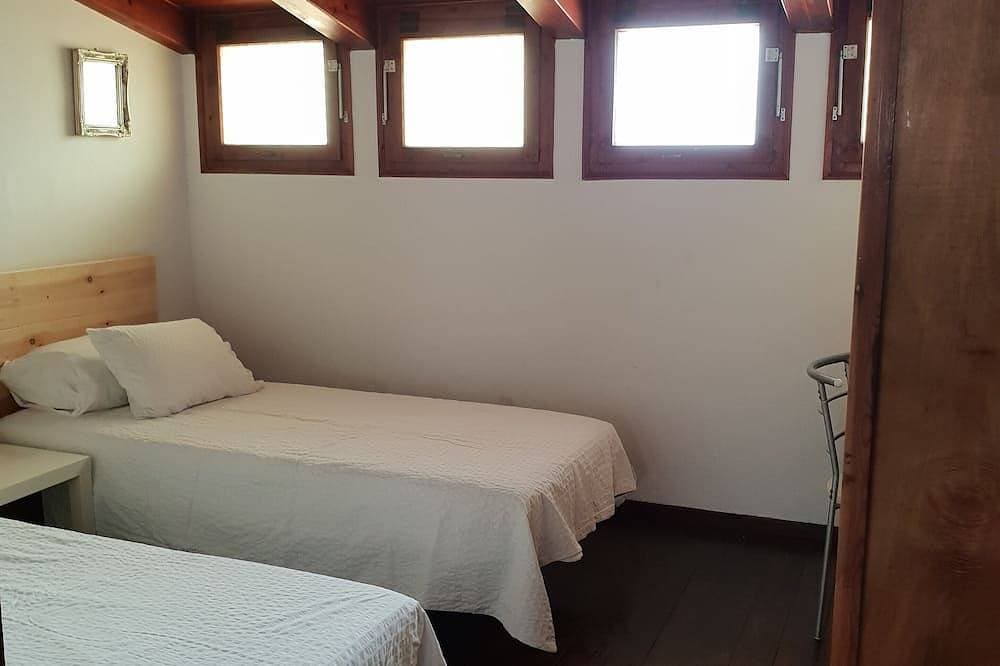 Foto 6 von 30: 'Villa Rubia' luxurious beachfront  house-chic Mediterranean Cadaques