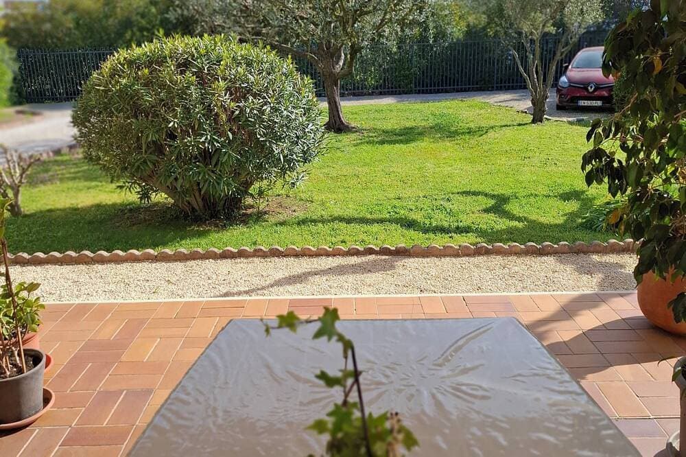 Foto 6 von 7: Six-fours les Plages, T2, Bas de villa, garden, parking