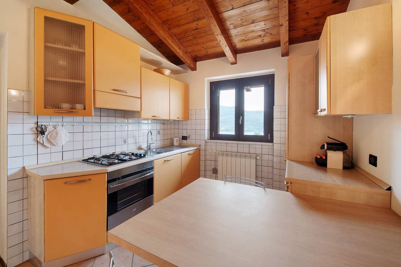 Foto 9 von 21: Ferienwohnung 'Miralago Marone' mit Seeblick, privatem Balkon und Wi-Fi
