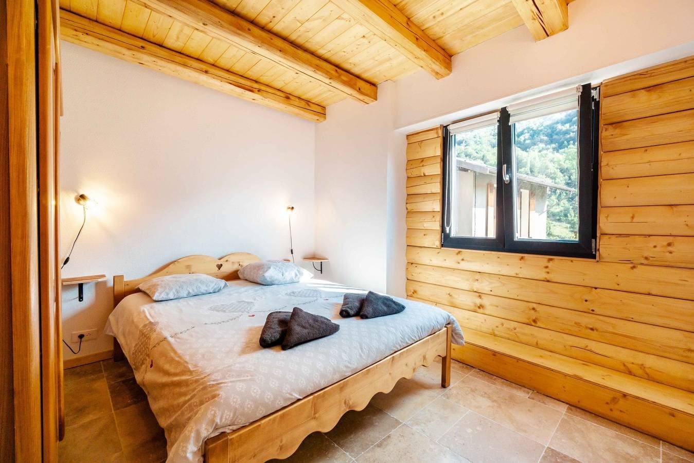 Foto 9 von 16: Ferienwohnung 'Agréable Chalet 3 Étoiles 3' mit Bergblick, Wi-Fi und Klimaanlage