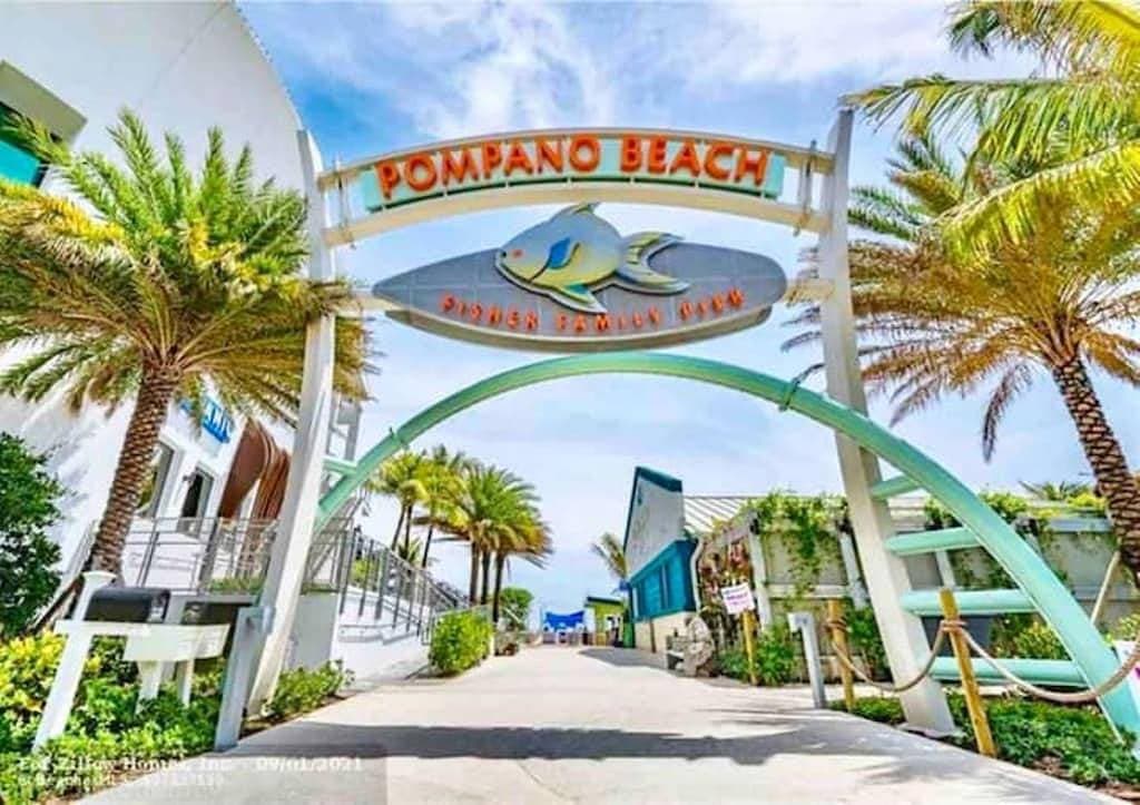 Foto 2 von 40: Gorgeous Florida Waterfront Condo 1st Floor, with Large Heated Pool & Patio