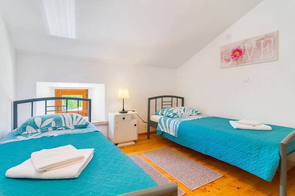 Foto 4 von 30: Charmantes Steinhaus mit privatem Pool und Garten