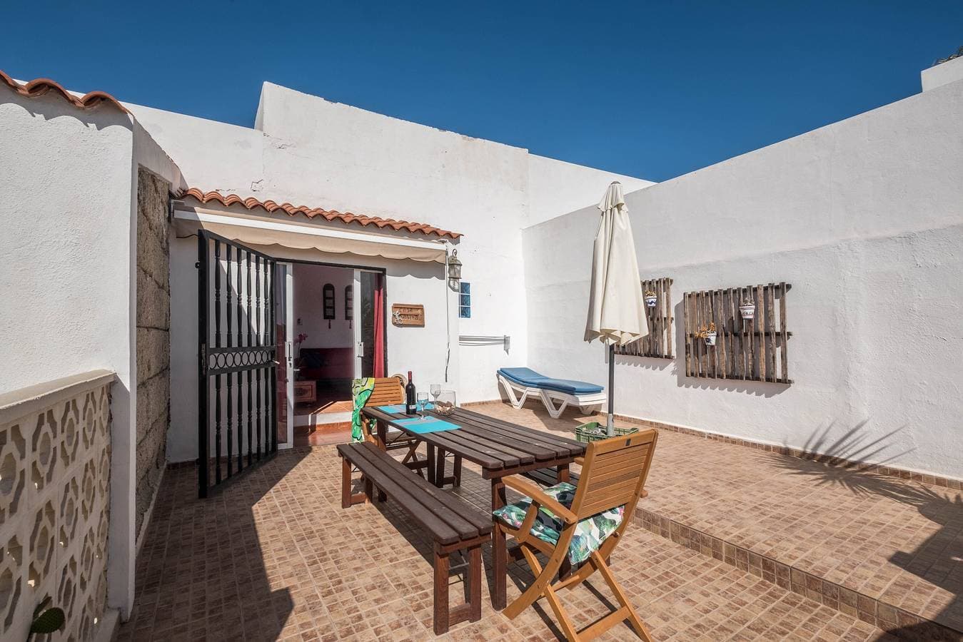 Foto 3 von 19: Gemütliches Ferienhaus "Casa Sabina" in Alcalá mit Terrasse, Meerzugang und Garten