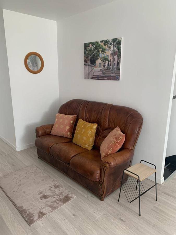 Foto 2 von 9: Double Room with Shared Bathroom