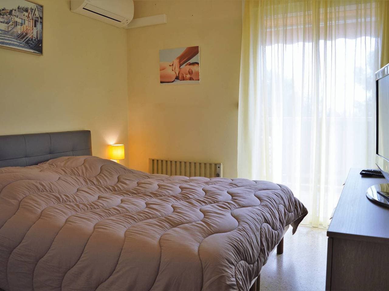 Foto 8 von 20: 2-Zimmer-Wohnung mit Klimaanlage, Terrasse & Parkplatz, 300 m vom Strand entfernt
