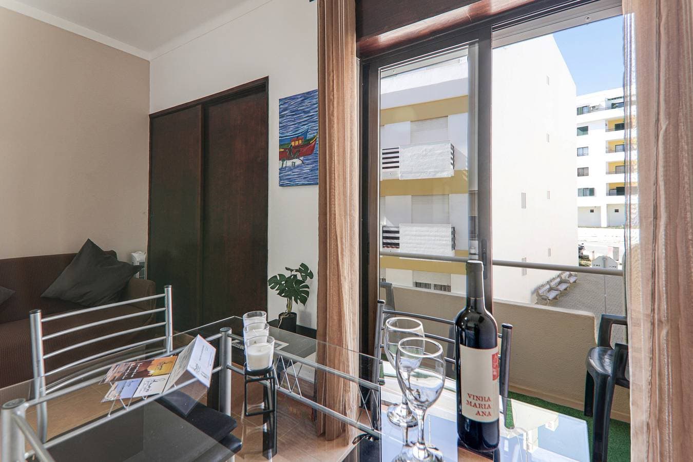 Foto 2 von 20: Ferienwohnung "Beach Residenz 12" mit Balkon, WLAN & Gemeinschaftsterrasse