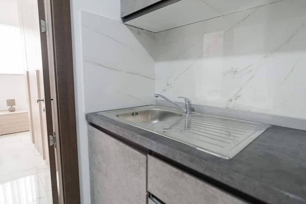 Sleek & Simple comfy Studio near Griza Promenade! 1