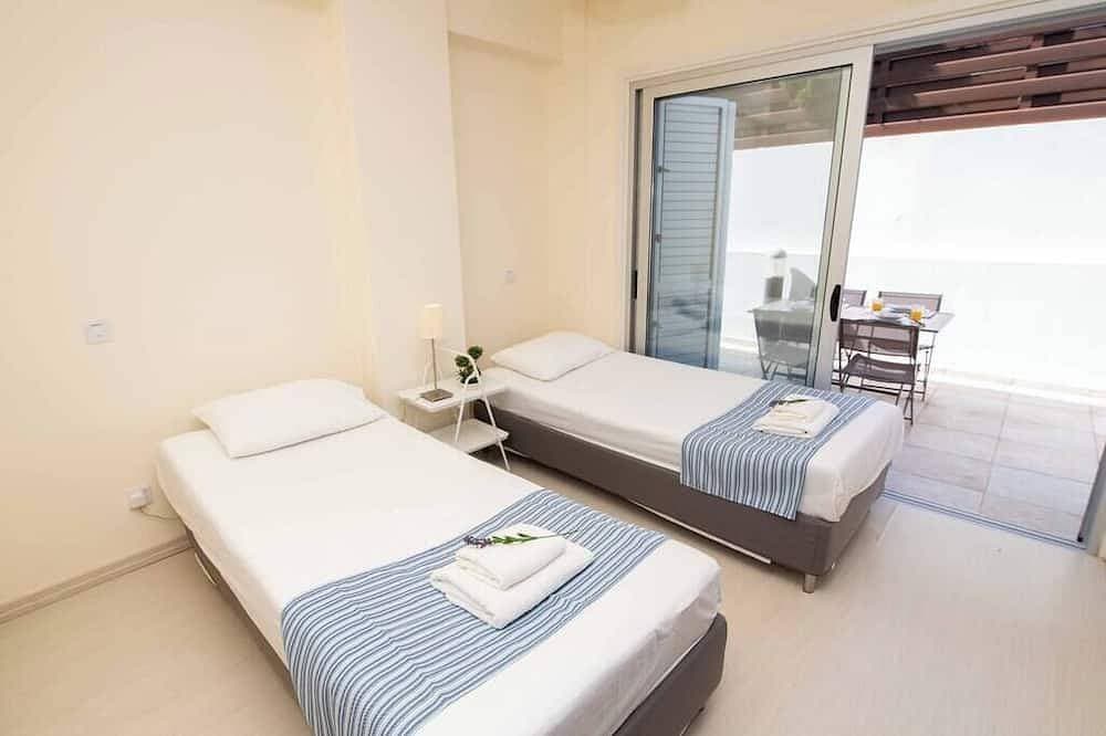 Foto 4 von 30: 3-Zimmer-Wohnung am Sandstrand von Ayia Triada