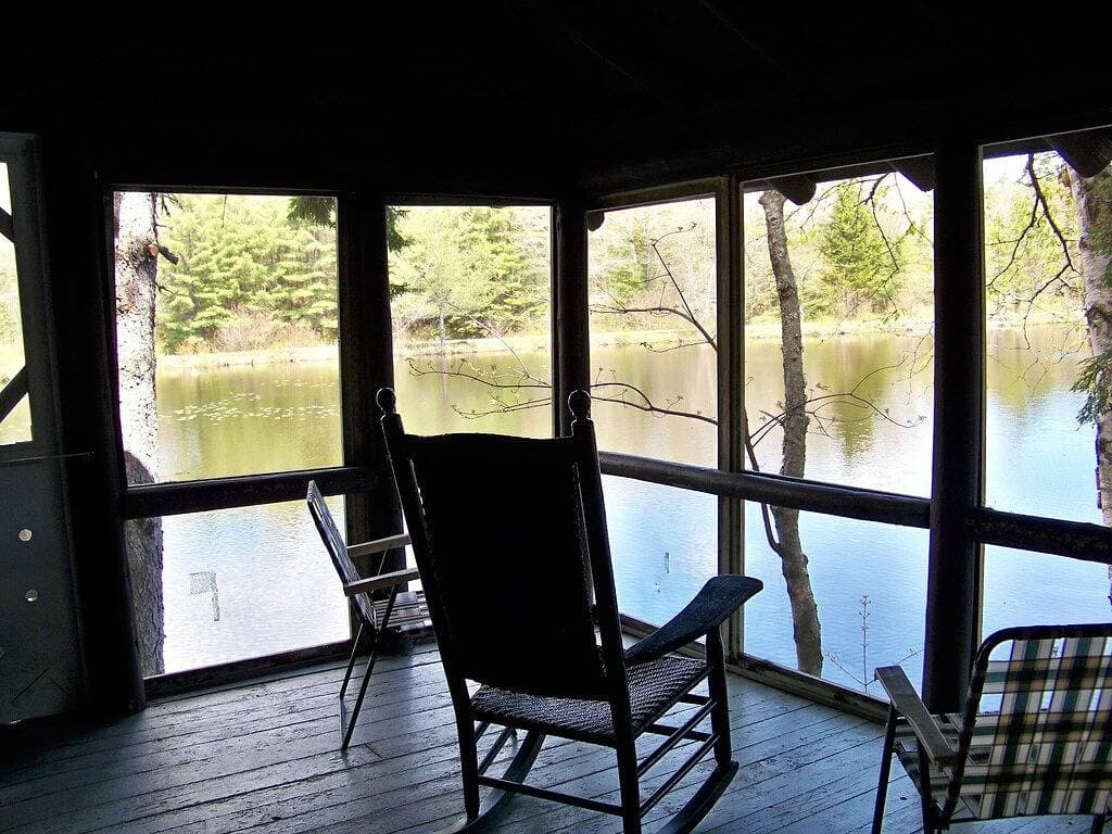 Foto 9 von 25: Haustierfreundlich Vollständig ausgerüstete Hütte mit Blick auf das Wasser in Downeast Maine, 4 Schlafplätze