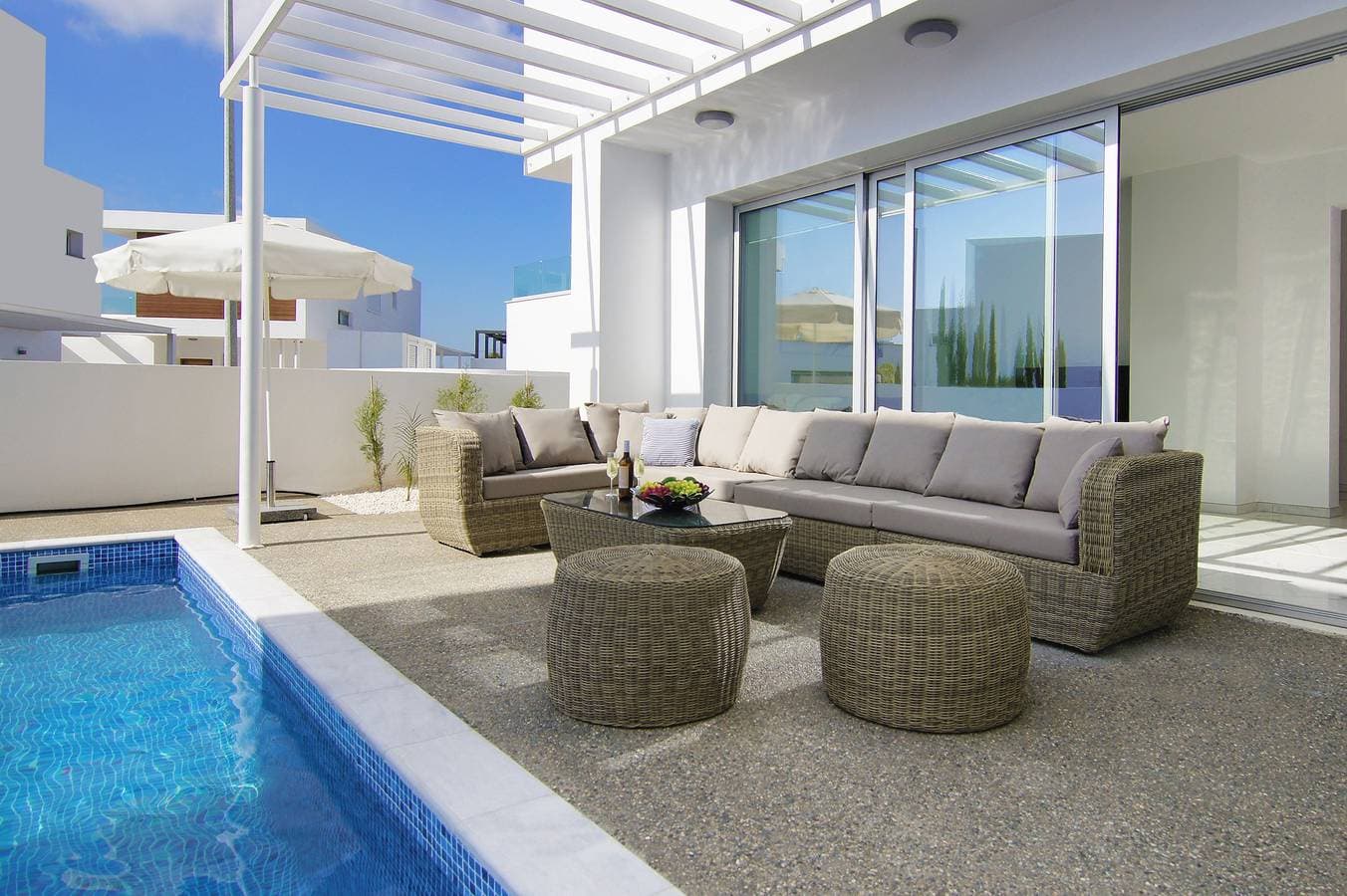 Foto 11 von 43: Villa für 7 Personen mit Balkon