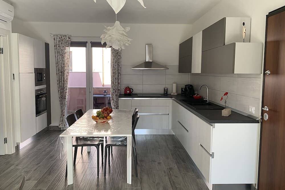 Neubau, Luxus 2-Bett-Wohnung mit Blick auf das Meer 1