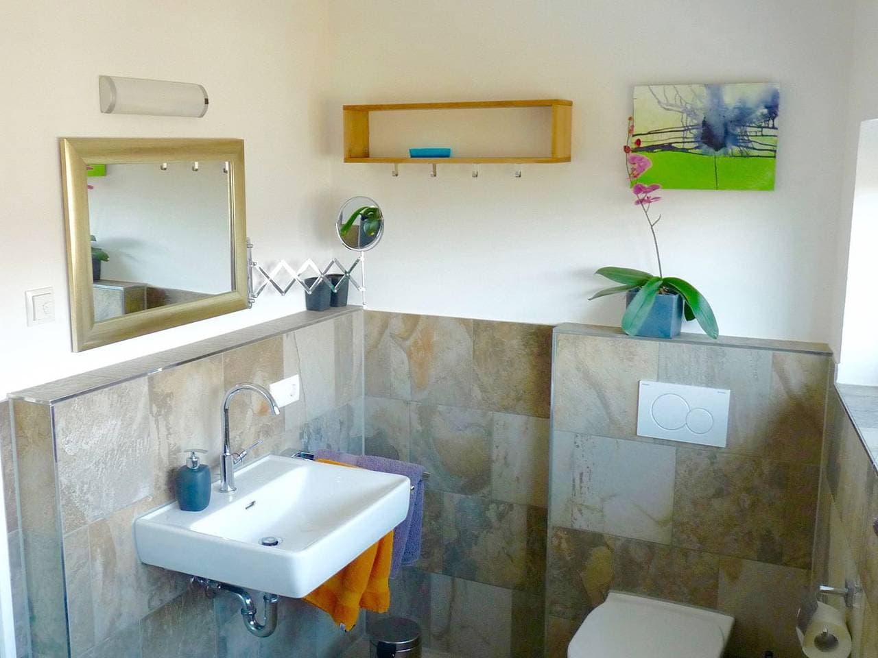 Foto 13 von 21: Ferienwohnung Am Landesteg - Maisonette mit 2 Balkonen exklusiv und am See