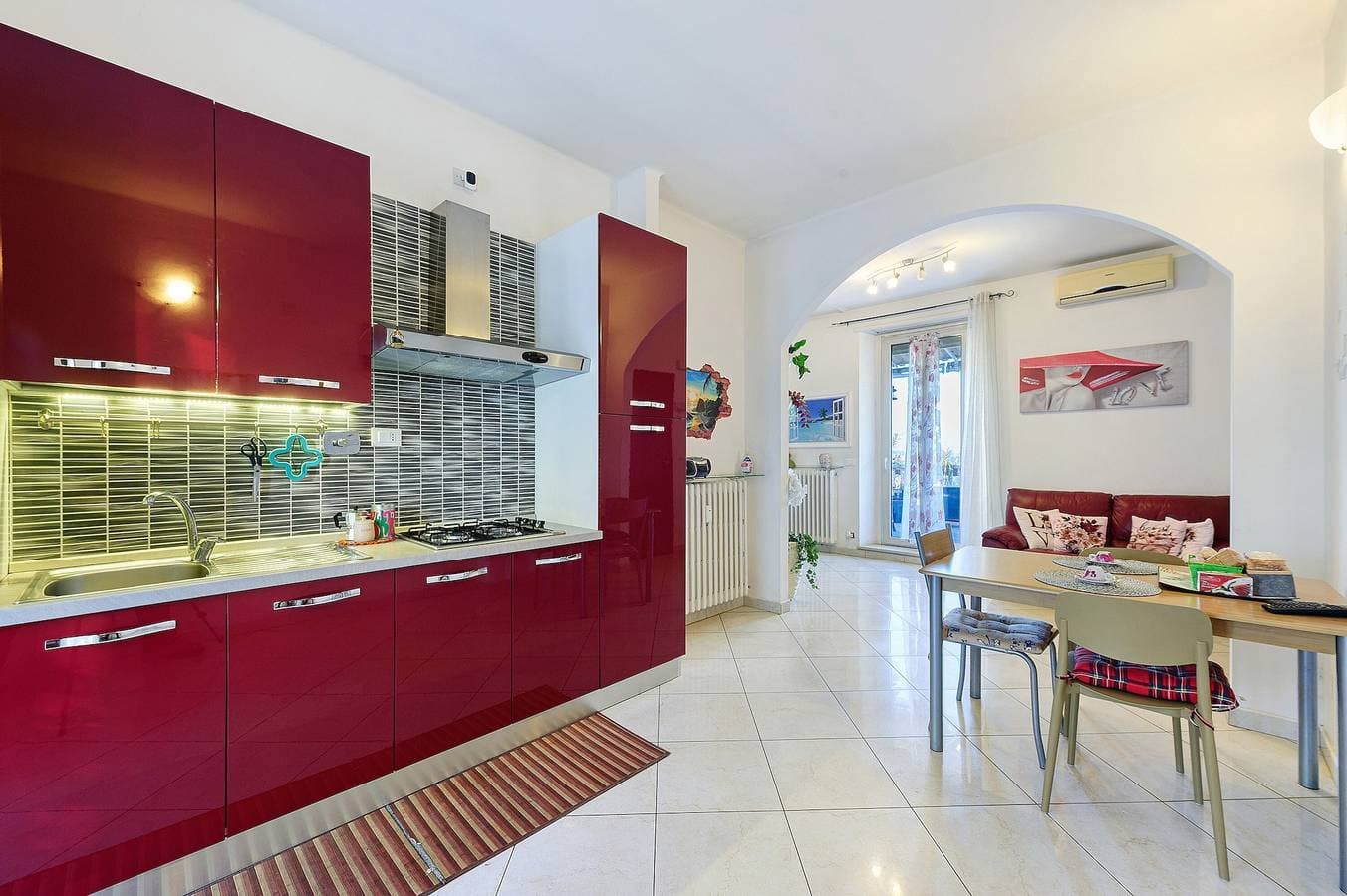 Foto 10 von 44: Ferienwohnung 'Sofìa' mit privater Terrasse, Balkon und Klimaanlage