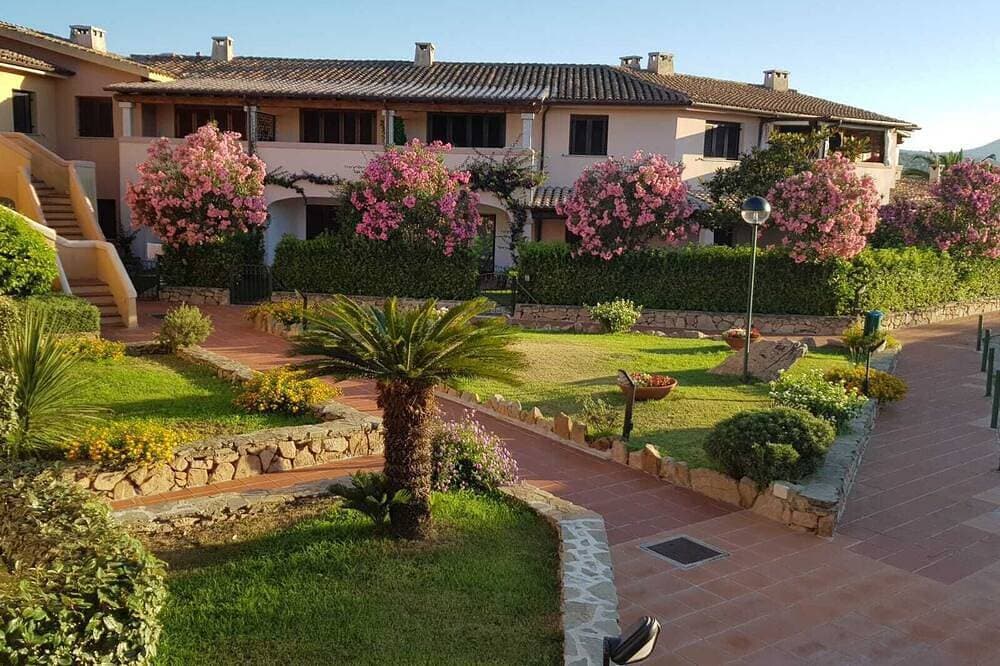 Foto 10 von 30: Wohnung 250 Meter vom Meer entfernt komplett renoviert mit privatem Garten