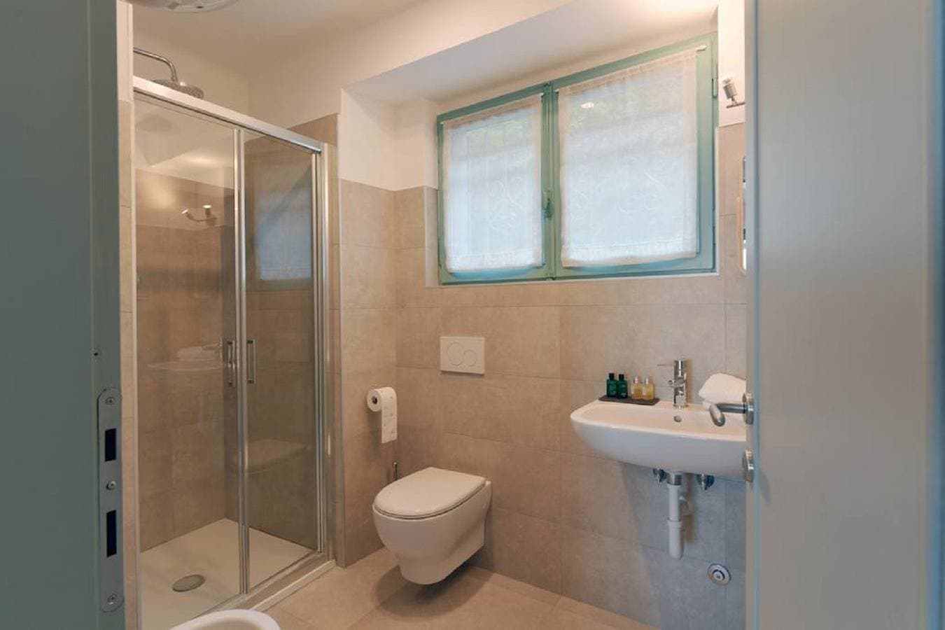 Foto 10 von 13: Stone apartment with lake view in Baveno