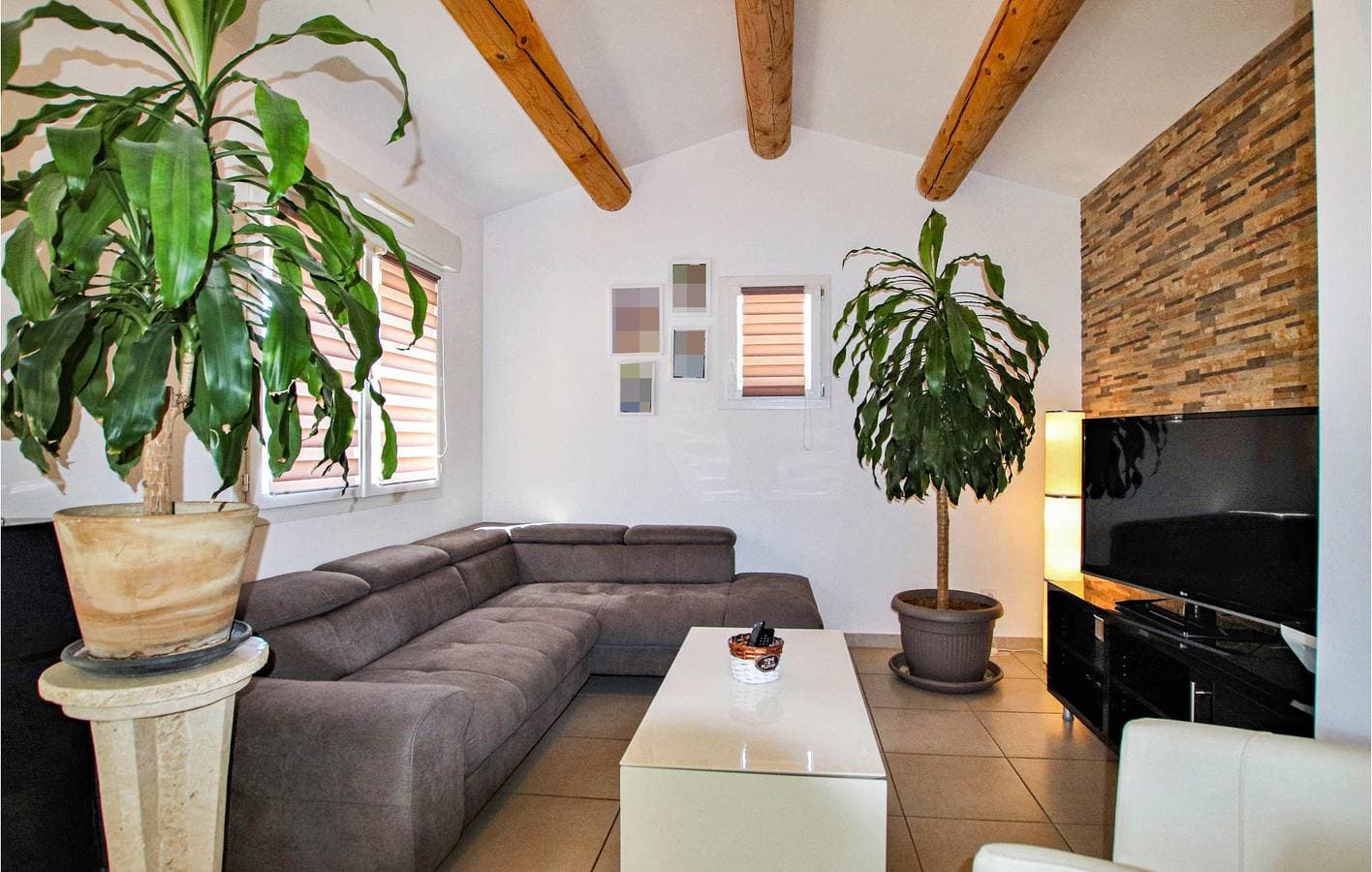 Foto 4 von 24: Klimatisierte Wohnung mit Pool und Garten