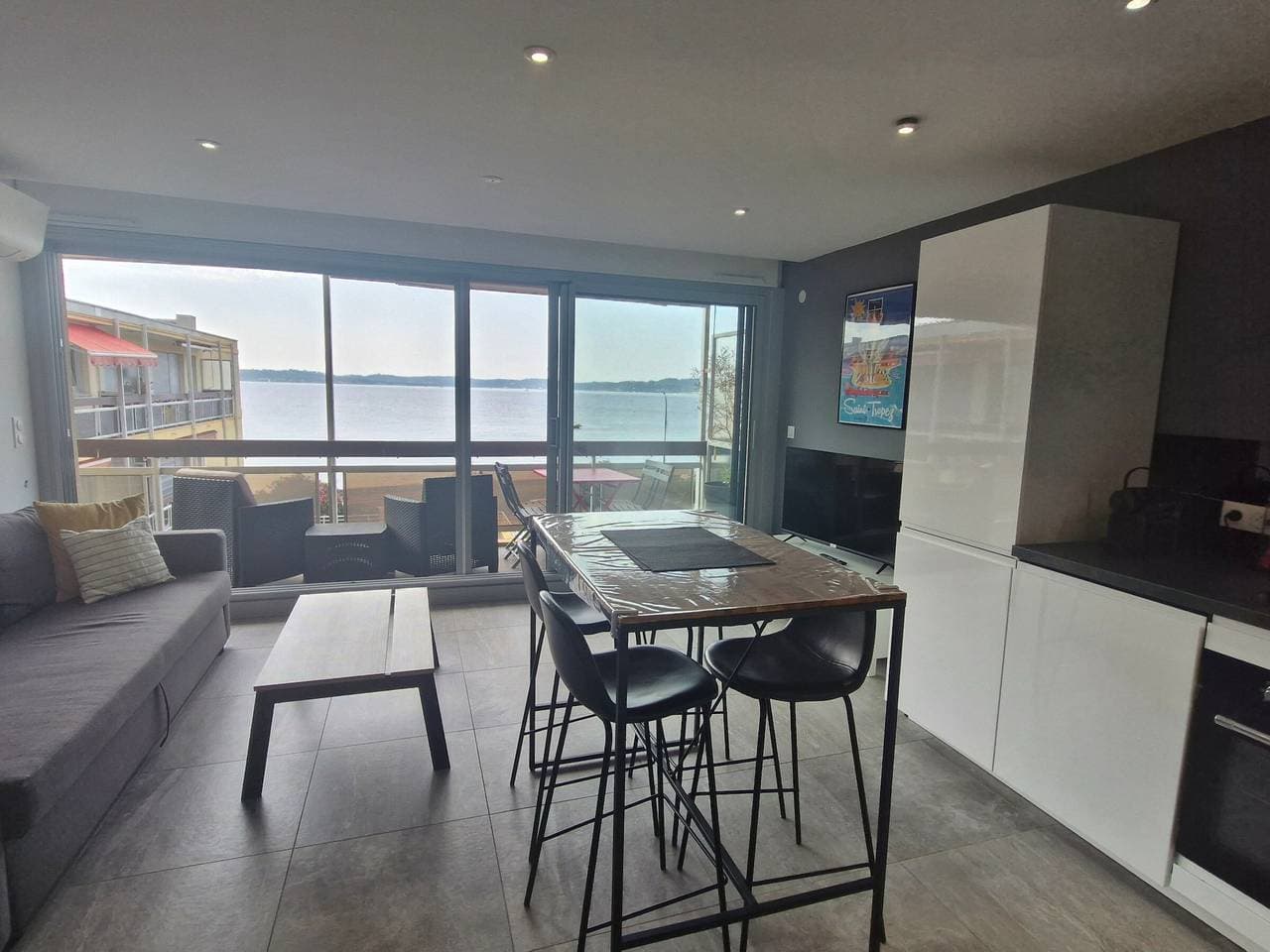 Foto 9 von 19: Klimatisierte 2-Zimmer-Wohnung mit Meerblick, Innenstadt von Sainte-Maxime, Haustiere erlaubt